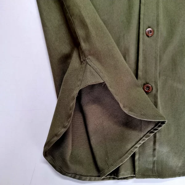 detalhe Camisa Sarja